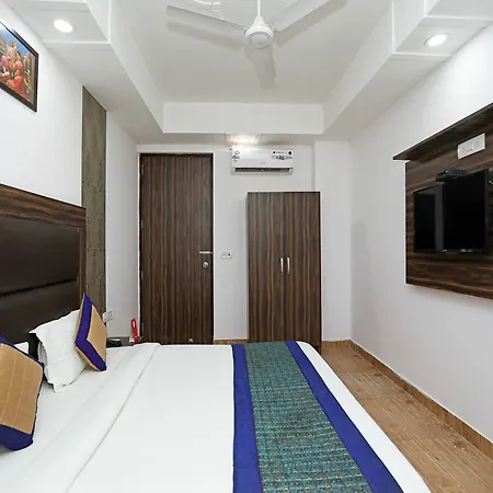 Oyo 10795 Hotel Rs Residency